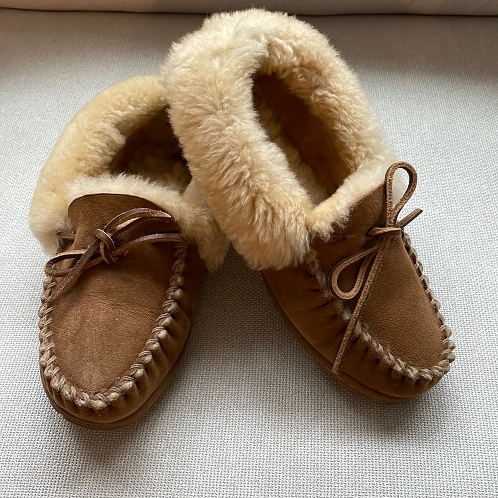 LL Bean Womens Wicked Lambswool Slippers Moccasins Size 8 EUC